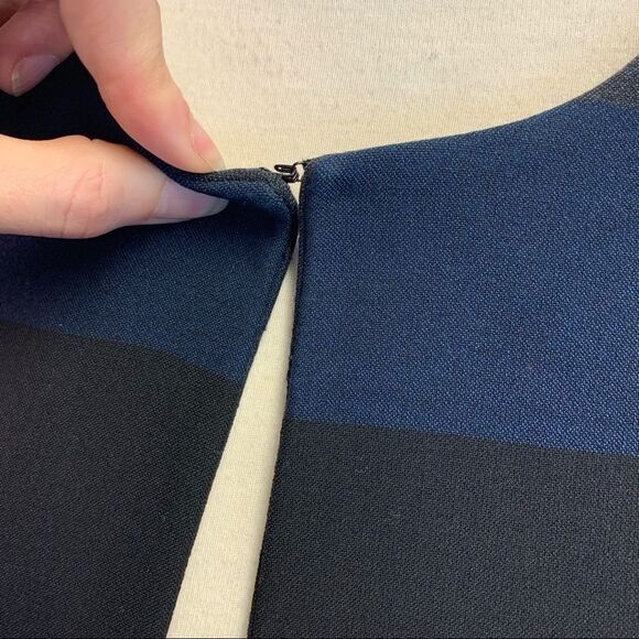 Tahari Arthur S Levine blue gray striped blazer - Picture 4 of 10